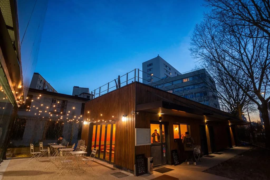 Terrasse extérieure Padel 15 — espace privatisable